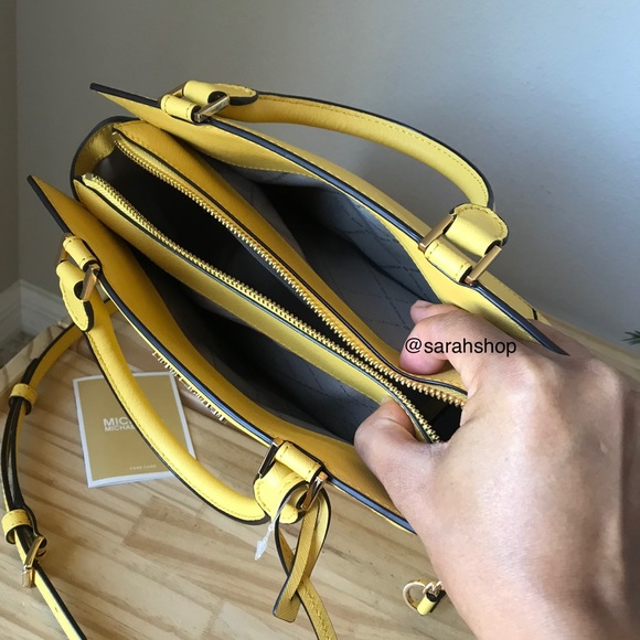 🌼Michael Kors Purse - Picture 9 of 11